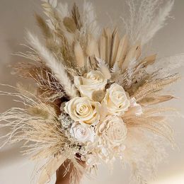 Holding Natural Large Bouquet Dry Pampas Grass Rose Bridal Bridesmaid Mini Decorative Wedding Arrangement 240223