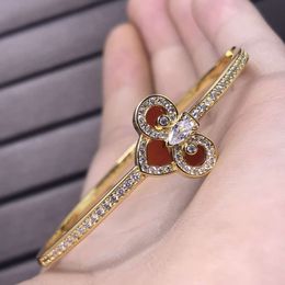 mcqeen designer Qeelins luxury Jewellery Chinese Style Red Agate Ruyi Lock Iris Flower Bracelet Womens Ins Inlaid with Full Diamond Key Bracelet