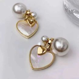 Stud French Luxury Stud Earrings Mother of Pearl Heart Temperature Retro Earrings Girls Party Girls Gift Accessories J240226
