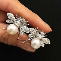 Earrings Women Stud Earrings with Bee Shape Design Delicate Trendy Insect Accessories Simulated Pearl and Shiny Zirconia Jewellery 230831