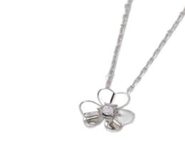 Four Leaf Clover Necklace Designer Jewellery Set Frivole Pendant Necklaces Bracelet Stud Earring Gold Silver Mother of Pearl Green F7787934