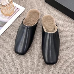 Slippers Black Leather Plus Velvet Warm Low-heeled Covered Toe For Women's Indoor And Outdoor Wear Luxury Sandals