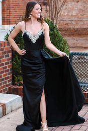 Black Red Long Prom Party Dress with Side Slit Rhinestone Evening Gown V Neckline Pageant Gowns with Attached Train Lace Up