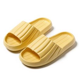 Thick soled sandals for men and women throughout summer indoor couples take showers in the bathroom 02