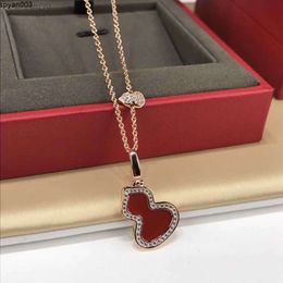 Plated Gold Diamond Pendant Necklace Classic Steel Diamonds Bottle Gourd Luck Designer Jewelry