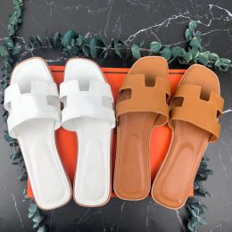 Designer Slides Sandale Hausschuhe Strand Klassische flache Sandale Luxus Sommer Dame Leder Flip Flops Männer Frauen