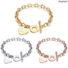 Charm Bracelets Tiffanyisn Ot New Niche Design Ins Wind Titanium Women's Button Love Stainless Steel Heart Bracelet Can Be Engraved Oee5