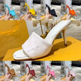 2024 Revivals Sandal Mules Women's Designer Slippers Vintage Embossed Padded High Heels Mule Designer Shoes Stiletto Heel Party Pumps WATERFRONT Leather Flip Flops