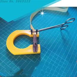 Hunting Slingshots Slingshot Rubber Band Assistant Mini Portable Outdoor Quick Tie Flat Leather Round Catapult SuppliesTools YQ240226