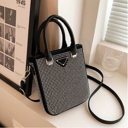 Bag Women 2022 New Texture Handbags Rhinestone Bucket Fashion Tote Crossbody s With Diamonds Vertical Square s Y2211280A