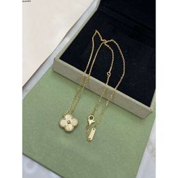 Four-leaf Clover Flower Necklace Gold Style Classic Pendant Fashion Jewellery