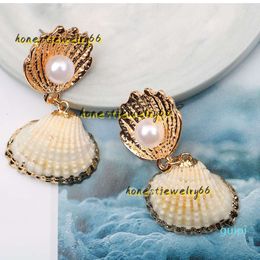 Stud Stud Factory Outlet Designer Earrings Jewellery Stud Earring Trend New Natural Pearl Shell Cool Wind Super Fairy Personality Orecchini Fashion Earrings 2024