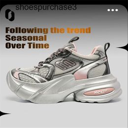 Designer Balencigs Fashion Casual Shoes Roller Skates Silver Thick Dad Shoes with Small Feet Display 2024 Spring Height Increase Versatile Breathable Sports S MCMC