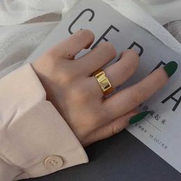 Band Rings Titanium with 18K Gold Wave Band Ring Women Stainess Steel Jewlery Designer T Show Club Party Rare Elegance Japan Korea J240226