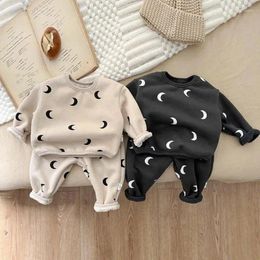 Clothing Sets Autumn Winter Fashion Baby Plus Velvet Thicken Sweatshirt Set Boy Girl Children Fleece Moon Print Warm Cotton Tops Pants 2pcs