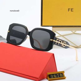 2024 New Designer brand for Women Men Chain with Sun Glasses shades Fashion Classic Sunglasses Polarised Pilot PC Frame Oversized UV400 Eyewear 3678