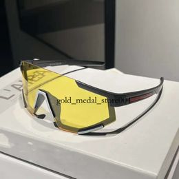 Designer Shield Sunglasses White Visor Red Stripe Mens Women Cycling Eyewear Men Fashion Polarised Sunglasses Outdoor Sport Running Glasses With Package 301