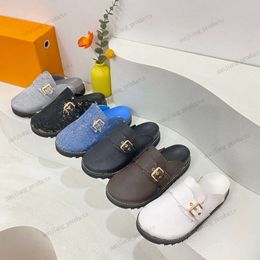 designer Cosy Flat Comfort Clogs women men slipper luxury scuff Brown flower embossed calf leather Adjustable strap Sandal engraved chain Ultra-light micro outsole
