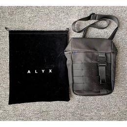 Waist Bags High Street Hip Hop Alyx Men Women Functional Tactical Handbags Metal Button Canvas Bag 1017 9SM200f