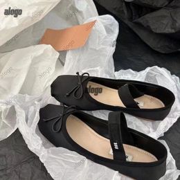 Sapatilhas de balé miui miui sapatos de grife paris marca designer preto sapatos femininos primavera acolchoado couro genuíno deslizamento na bailarina dedo do pé redondo tênis vestido sapatos eur 35-40