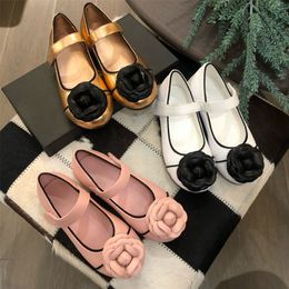 Kids girls patent leather flat shoes princess wedding party dress shoe fashion designer pink black summer autumn flowers shoe buckle strap children baby shoe