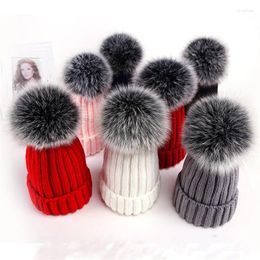 Berets Unise Adult Casual Real Fur Pom Beanie Cap Ladies Girls Warm Striped Skullies Knit Hat