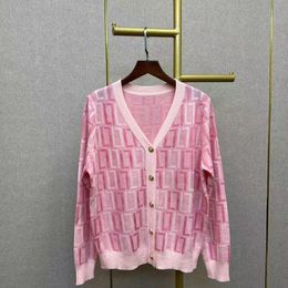 Primavera designer com decote em v cardigan camisa de malha rosa camiseta carta contraste jacquard rosa temperamento manga comprida marcas de luxo camisola jaqueta