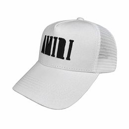 Yeni Erkekler Tasarımcı Beyzbol Şapkası Kadın Moda Lüks Snapback Golf Top Cap Mektup Nakış Yaz Sport Sun Koruma Beyaz Yüksek Kaliteli Kamyoncu Şapka