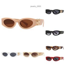 2024 Mui Designer Womens Oval Frame Glasses UV Hot Selling Property Squared Sunglasses Metal Legs Miu Letter Design Smu09ws Smu11ws UHPV