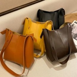 2021 new fashion women's large capacity bucket bag Buckle Shoulder Bag PU Leather Messenger269H