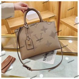 Luxurys designer bag the tote bag shouder bags Luxury handbag leather belt fashion Large Capacity with women totes coin purse Classic tote 002#