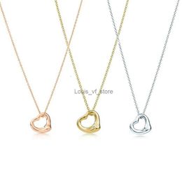Pendant Necklaces Jewellery Designer Luxurydesigner Classic S925 Sterling Silver Love Series Popular Diamond Clavicle Necklace Valentines Day with Box H24227