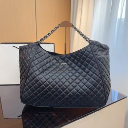 Womens Vintage Maxi XXL Shopping Hobo Black Bags Silver Metal Hardware Matelasse Chain Shoulder Handbags Large Capacity Outdoor Sacoche Pockage 47X13X30CM