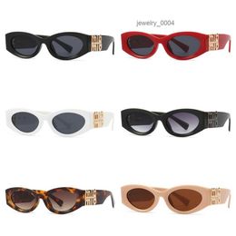 Fashion miu Sunglasses Womens designer Cat eye plate glasses Thick frame sunshade sunglasses Letters mens PPGV