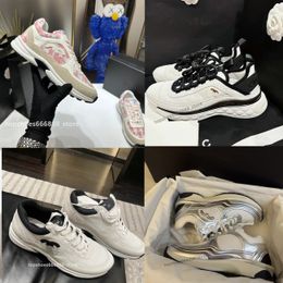 Parigi 2024 primavera nuova versione di papà scarpe argento studentesse suola spessa sport aumentano scarpe casual da corsa Canale di scarpe da donna di design di lusso