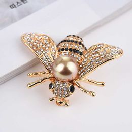 High end creative and high-end animal bee clothing accessories with a high-end feel popular among women versatile brooch pin accessories