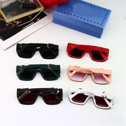 Sunglasses for mens g designer glasses oversized retro black red pink lentes de sol holiday travel UVA shield ladies shades luxury designer sunglasses PJ022 B4