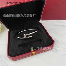 Original 1to1 Cartres Bracelet V Gold Plated Mijin Smooth Face Nail with CNC High Edition Printing Nailed Together C0JQ