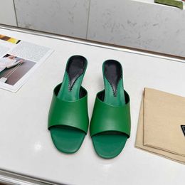 2024 Luxury Designer Men's and Women's Slippers Sandals Slippers Summer Fashion Wide High Heels Herringbone Slippers Box Size 35-43