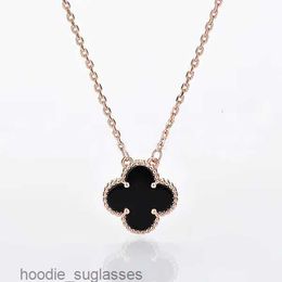 Brand 15mm Clover Necklace Fashion Charm Single Flower Cleef Necklace Luxury Diamond Agate 18k Gold Designer Necklace for Women Bvxor