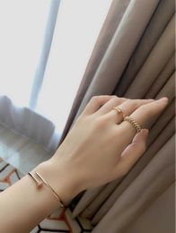 Original 1to1 Cartres Bracelet V Gold Plated Mijin Fashion Fine Edition Nail with Diamond Hollow Tube CNC High Mesh Red X8TH DTF2 SEN5