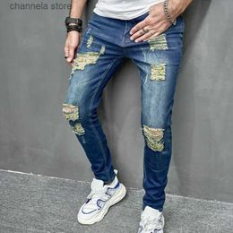 Jeans da uomo nuovi jeans skinny strappati tinta unita uomo elastico piccolo foro per il piede pantaloni in denim da moto uomo streetwear T240227