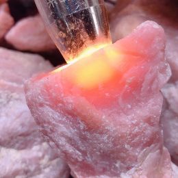 Necklaces Pink Gemstone Opal Raw Stone Natural Pink Crystal Stone Ore Jade for Carving Jewellery Raw Ornamental Stone 200g300g