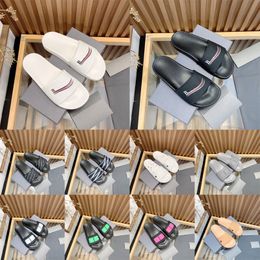 Pool slides Slippers Men Women designer sandals Luxury Paris Triple Black White Red Flat Rubber mens Sliders pantoufle mules claquette beach shoes sandles 36-45