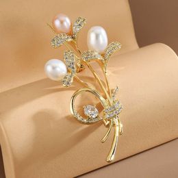 Korean Fashion and Temperament, Luxurious Zircon Fixed Clothing Accessories, Freshwater Pearl Bouquet Brooch, High-end