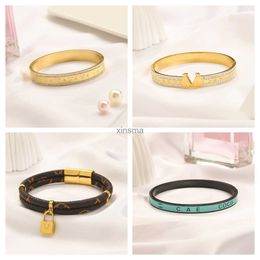 Bracelets Bracelets Women Bangle Europe America Style Luxury Designer Bracelet Crystal Plated Wedding Perfect Love Jewelry 240228