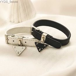 Designer Leather Bracelet Wrist strap Women Luxury Letter Jewelry Wristband Cuff Triangle Pendant 240228