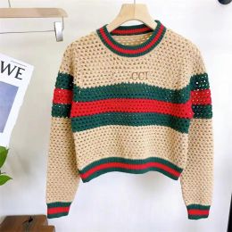 Designer Embroidered Letter Pattern Color Blocking Cut Out Knit Sweater with A Slim Fit and Slim Fit, New Top for Autumn and Winter 2024