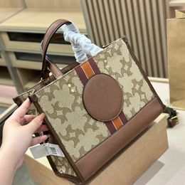 2024 2size Handle Field Handbag Canvas Dempsey Bag Womens Luxury Clutch Cross Body Shoulder Designer Bags Straps Men Sacoche Pochette Weekend Shopper Diaper Bag