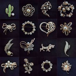 High End Niche, Light Suit, Creative Flower and Pearl Clothing Accessories, Brooch, Hundred Matching Accessories